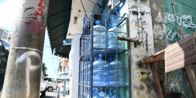 Pro Consumidor no puede sancionar por botellones expuestos al sol