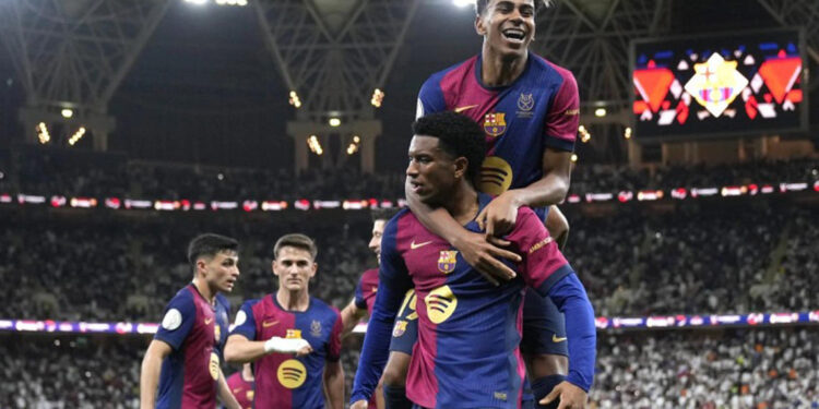 Barcelona golea al Real Madrid y conquista la Supercopa de España