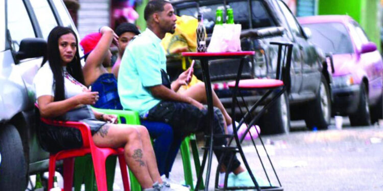 Celebraciones de Año Nuevo Marcan el Inicio del 2025 en Santo Domingo