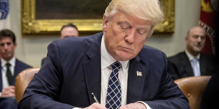 Donald Trump rechaza acuerdo presupuestario en el Congreso
