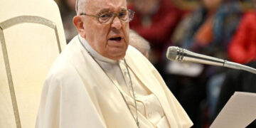 El Papa Francisco Lamenta las Víctimas y Destrucción por Incendios en Los Ángeles