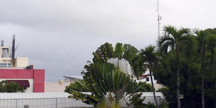 Frente frío provoca lluvias débiles y fuerte oleaje en RD