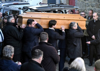 Jean-Marie Le Pen Es Enterrado Bajo Estricta Seguridad en Bretaña