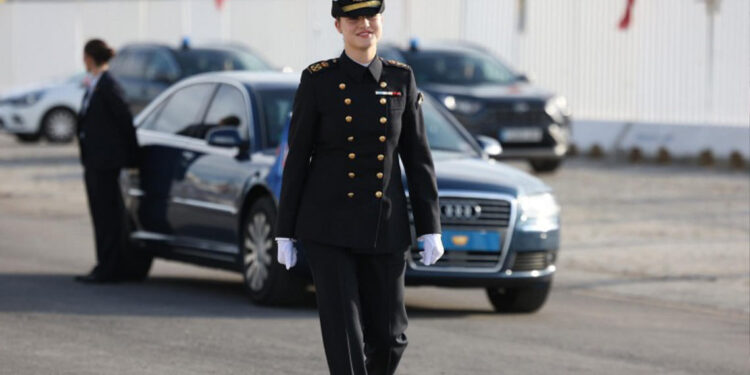 La Princesa Leonor Navega Hacia RD y Más Países en Su Formación Militar