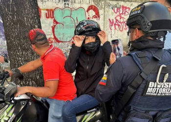 Marchas respaldan a opositores venezolanos y rechazan a Maduro