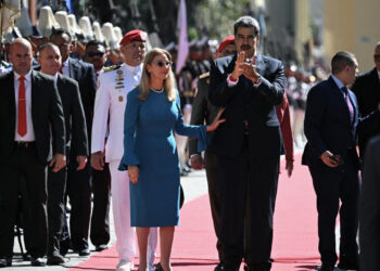 Nicolás Maduro asume presidencia en medio de disputas electorales