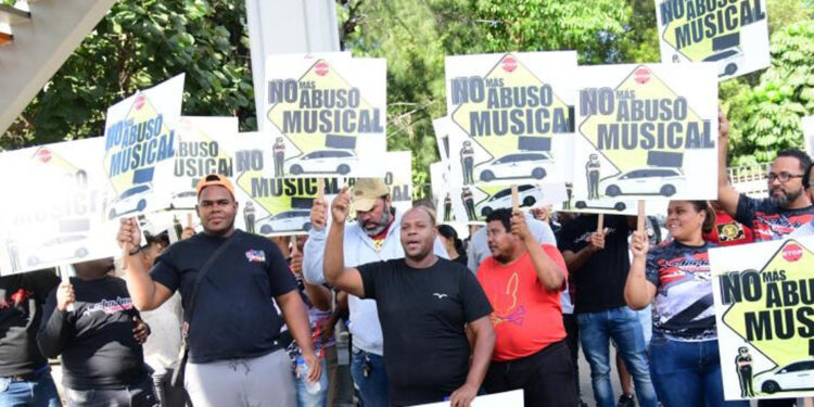 Trabajadores De Música Protestan Contra Incautación De Bocinas