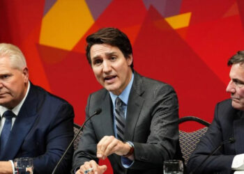 Trump amenaza con aranceles a Canadá y México pese a riesgos económicos