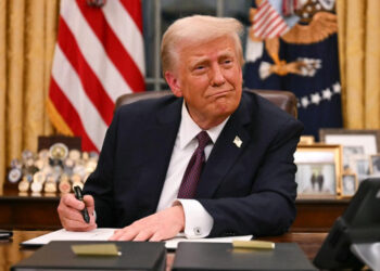 Trump propone aranceles del 10 % a China por flujo de fentanilo