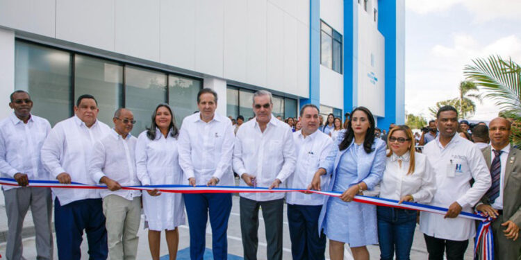 Abinader inaugura primer hospital traumatológico del Sur