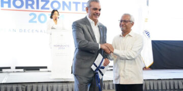 Ángel Hernández destaca avances en su gestión en Educación