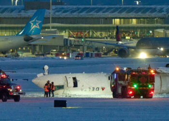 Aumentan a 18 los heridos en accidente de avión en Toronto