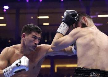 Bivol derrota a Beterbiev y es campeón indiscutido de los semipesados