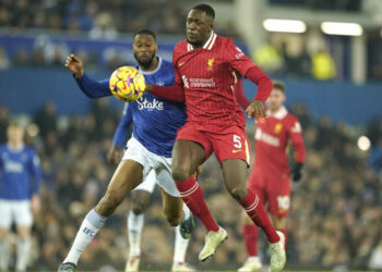 Caos en Liverpool y crisis en Arsenal reavivan la Premier