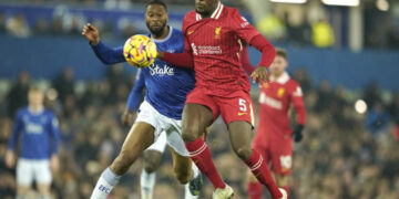 Caos en Liverpool y crisis en Arsenal reavivan la Premier