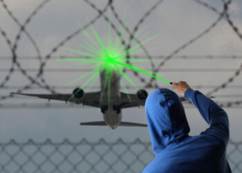 Cesac y Aviación Civil endurecen medidas contra ataques con láser