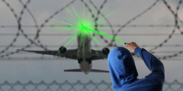 Cesac y Aviación Civil endurecen medidas contra ataques con láser