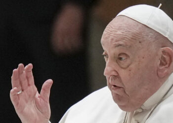 El papa Francisco no lee catequesis por fuerte resfriado