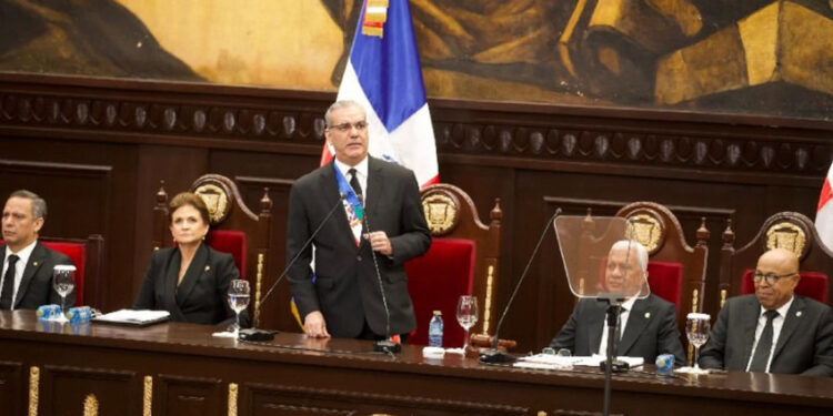 Feminicidios bajan un 20% y embarazos en adolescentes un 16.7%