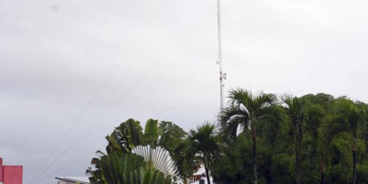Lluvias débiles y oleaje peligroso afectan varias provincias este sábado