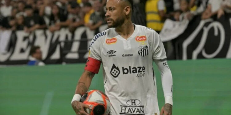 Neymar y figuras de Brasil exigen jugar solo en césped natural