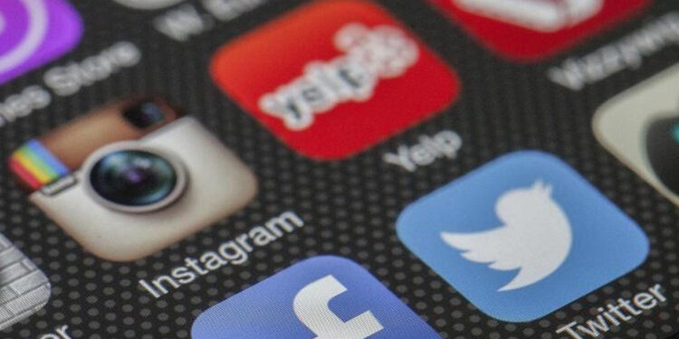 ONU advierte que retrocesos en verificación de redes fomentan el odio
