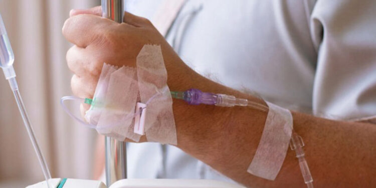 Oncólogos advierten sobre cambios de fármacos en pacientes con cáncer