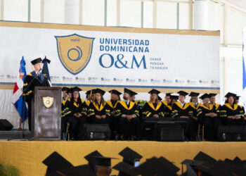 Universidad O&M gradúa 1,913 nuevos profesionales en su 101.ª investidura
