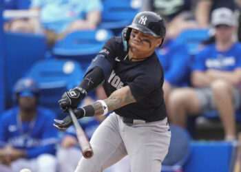 Yankees usan el sistema ABS y anotan tres carreras ante Toronto