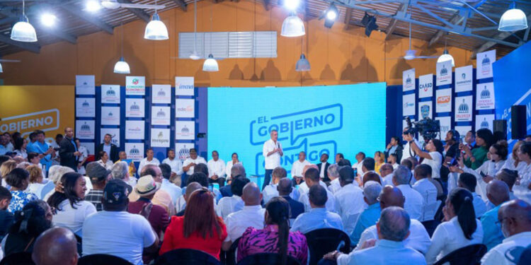Abinader promete obras en Pedro Brand tras escuchar demandas