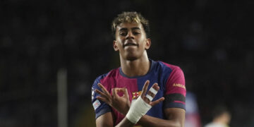 Barcelona avanza a cuartos de la Champions con brillante Yamal