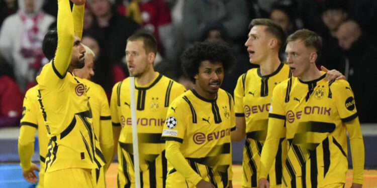 Dortmund vence 2-1 a Lille y avanza a cuartos de la Champions