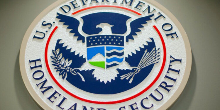 EE.UU. pone fin a acuerdo sindical de empleados de la TSA