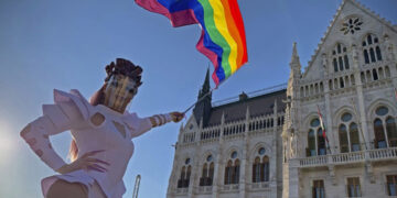 Hungría prohíbe desfile del Orgullo LGTBI para "proteger" a menores