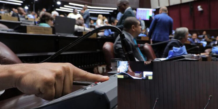 Inasistencia, la falta más común entre legisladores dominicanos