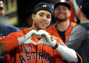 Jeremy Peña busca mejorar su defensa en 2025