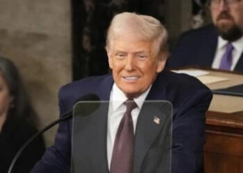 Juez extiende bloqueo a Trump para congelar fondos federales