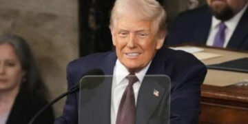 Juez extiende bloqueo a Trump para congelar fondos federales
