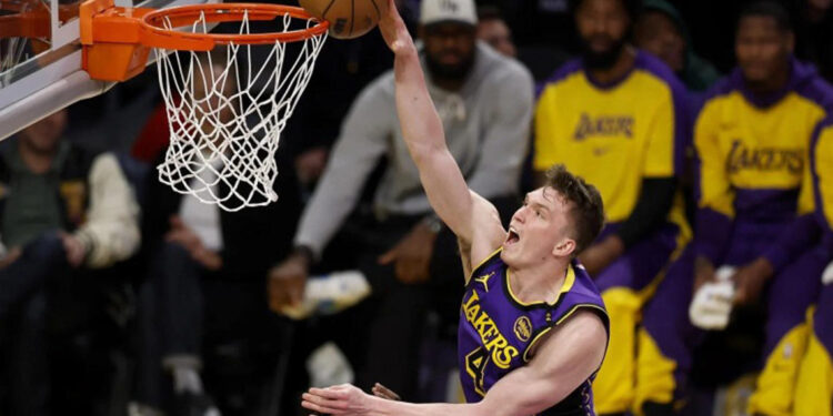 Lakers arrasan, Rockets remontan y Nuggets vencen sin Jokic