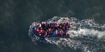 Récord de migrantes cruzando el canal de la Mancha hacia Reino Unido