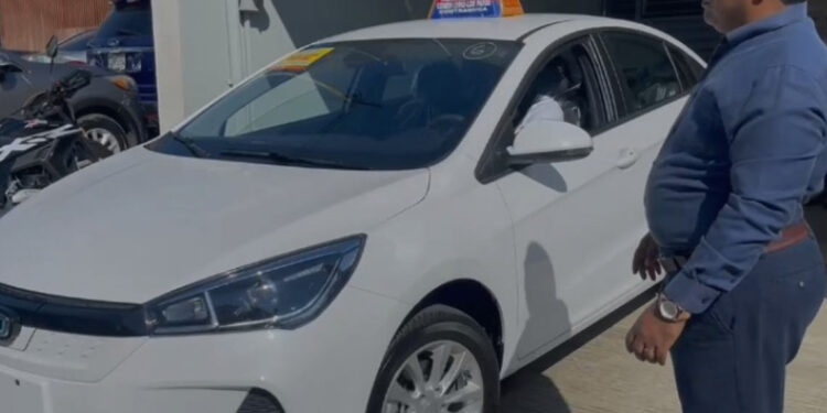 República Dominicana incorpora carros eléctricos al transporte público
