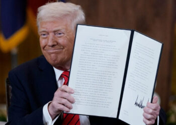 Trump ordena cerrar parcialmente el Departamento de Educación