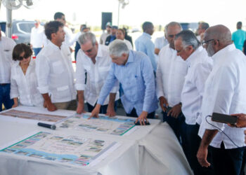 Abinader inaugura calles y obras hidráulicas en Baní durante jornada de 6 horas