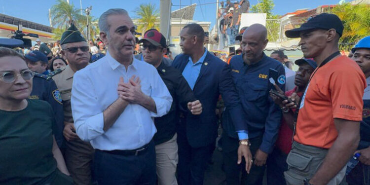 Abinader llora ante tragedia del Jet Set que deja 18 muertos