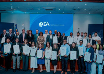 Aduanas certifica 15 empresas como operadores OEA