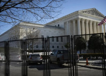 Juez Alito rechaza bloqueo a deportación de venezolanos