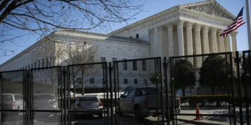 Juez Alito rechaza bloqueo a deportación de venezolanos