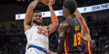 Karl-Anthony Towns brilla con 30 puntos en triunfo de Knicks 121-105 sobre Hawks