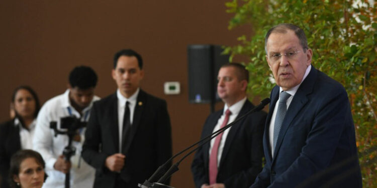 Lavrov se reúne con Abinader en el Palacio Nacional