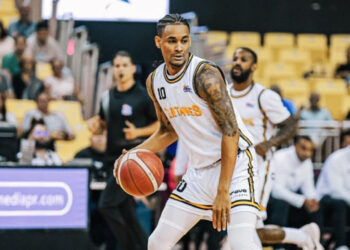 Liz y Soriano lideran triunfos de Capitanes y Santeros en el BSN